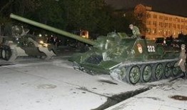 网友爆料翻车视频大全集,笑料百出，生活百态尽收眼底